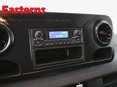 Used 2019 Freightliner Sprinter 2500 RWD image 16