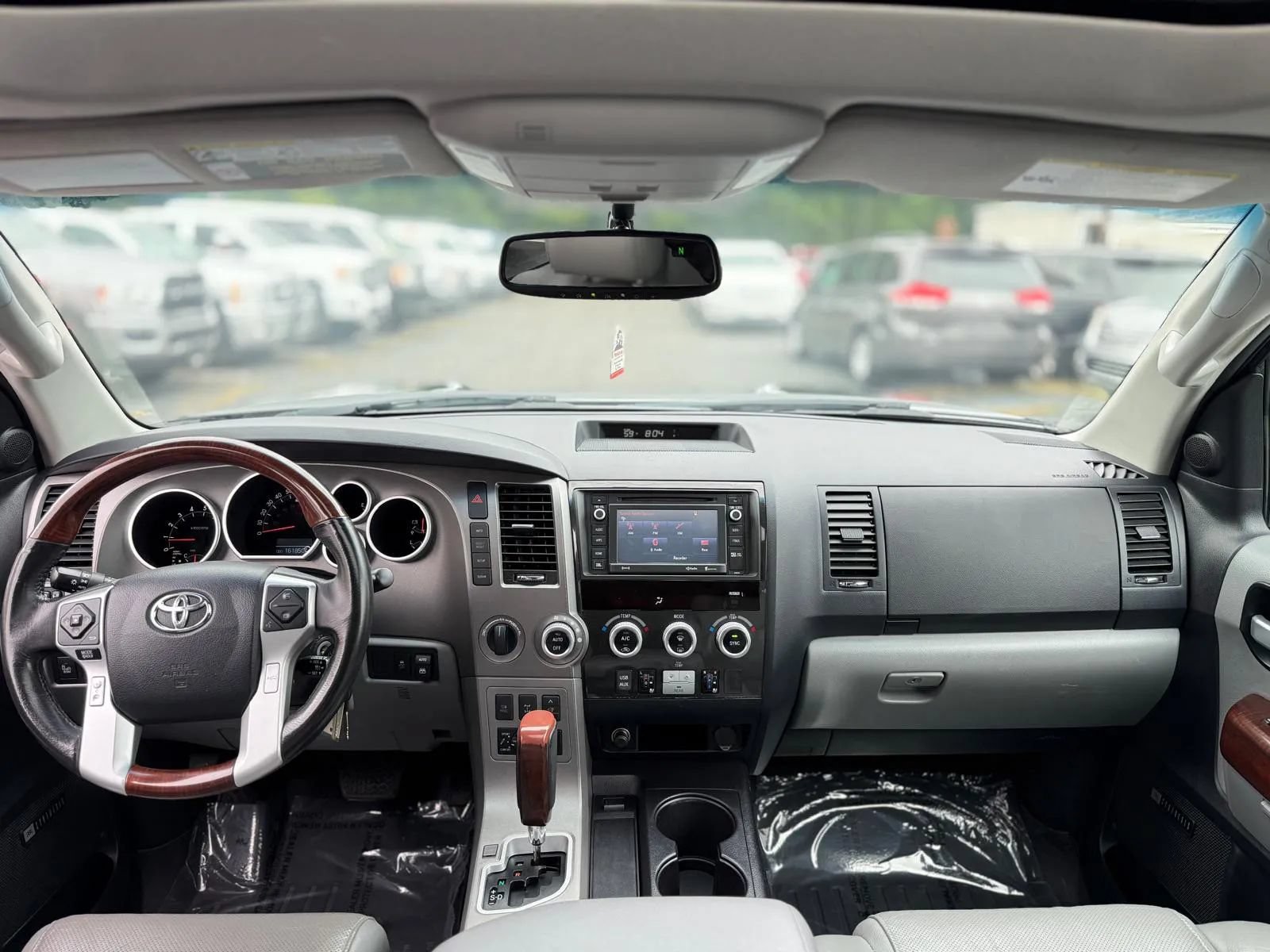 Used 2017 Toyota Sequoia Platinum AWD/4WD image 25