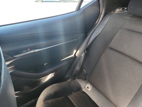 Used 2021 MAZDA MAZDA3 s image 30