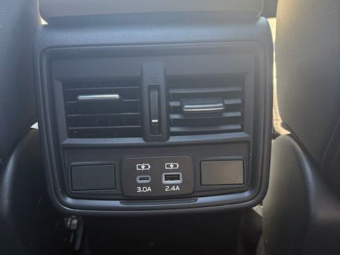Used 2025 Subaru Forester Premium AWD/4WD image 13