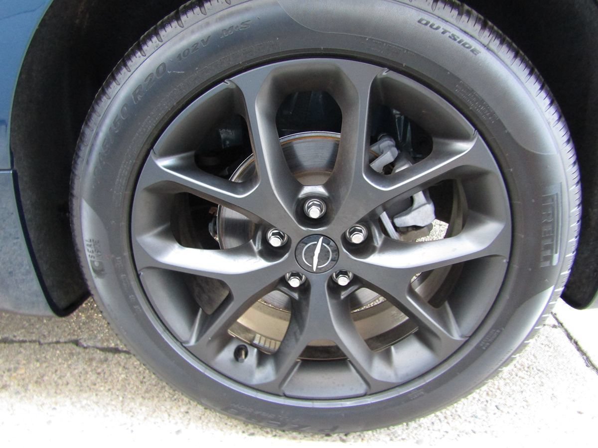 Used 2025 Chrysler Pacifica Limited FWD image 29