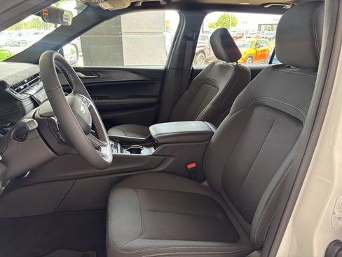 New 2026 Jeep Grand Cherokee L Laredo RWD image 21