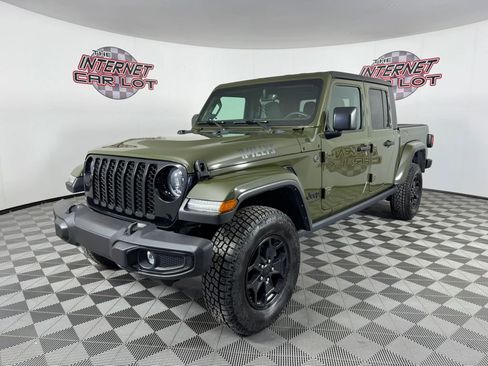 Used 2023 Jeep Gladiator Sport AWD/4WD image 3
