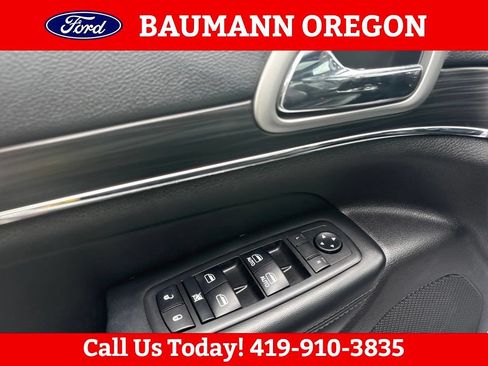 Used 2019 Jeep Grand Cherokee Limited AWD/4WD image 17