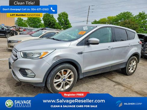 Used 2017 Ford Escape SE w/ SE Cold Weather Package FWD image 1
