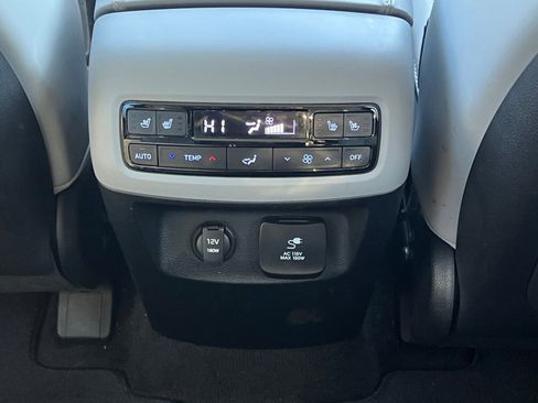 Used 2025 Hyundai Palisade SEL image 22
