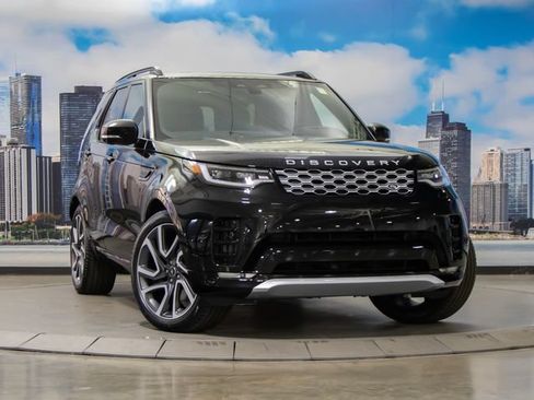 Used 2025 Land Rover Discovery Metropolitan Edition AWD/4WD image 2