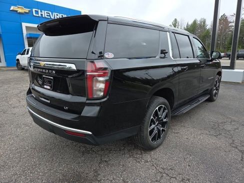 Used 2023 Chevrolet Suburban LT w/ Luxury Package AWD/4WD image 30