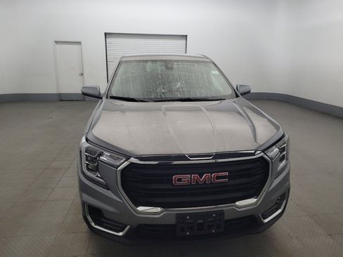Used 2024 GMC Terrain SLE AWD/4WD image 14