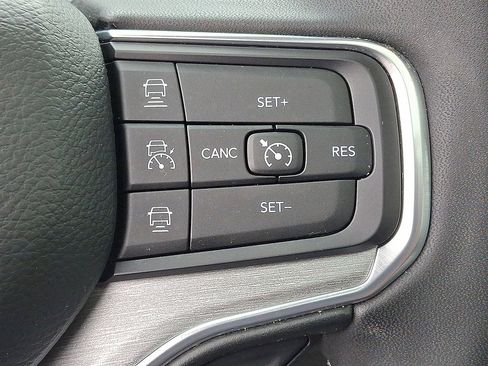 Used 2023 Jeep Wagoneer Series II AWD/4WD image 24