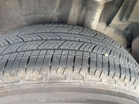 Used 2025 Toyota RAV4 XLE w/ Convenience Package image 18