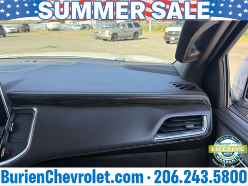 Used 2022 Chevrolet Suburban Z71 w/ Luxury Package AWD/4WD image 24