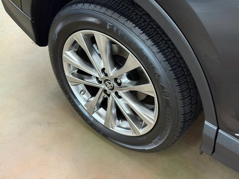 Used 2017 Toyota RAV4 Limited w/ Carpet Mat Package AWD/4WD image 35