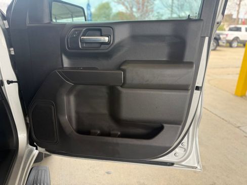 Used 2020 Chevrolet Silverado 1500 Custom w/ Custom Value Package image 20