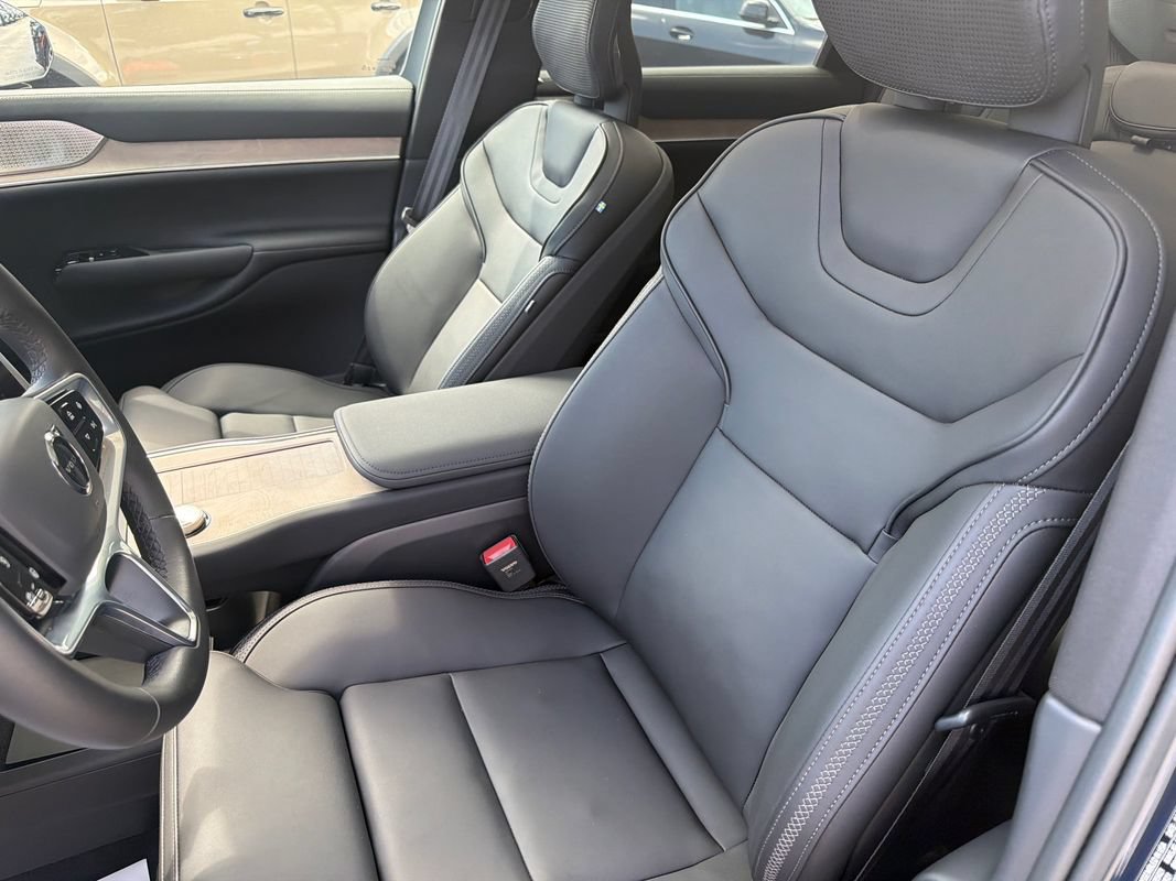 Used 2025 Volvo EX90 Ultra AWD/4WD image 10