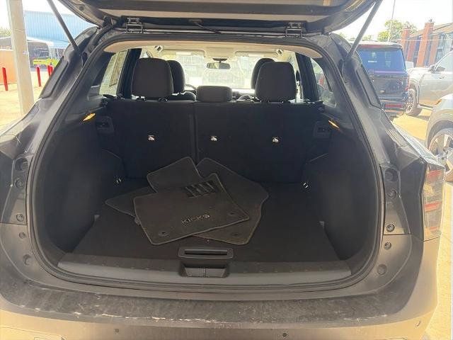 Certified 2025 Nissan Kicks SV w/ Charging Package FWD image 20