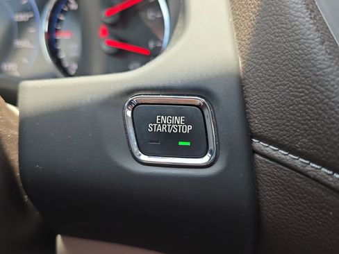 Used 2021 GMC Acadia SLT w/ Technology Package FWD image 29