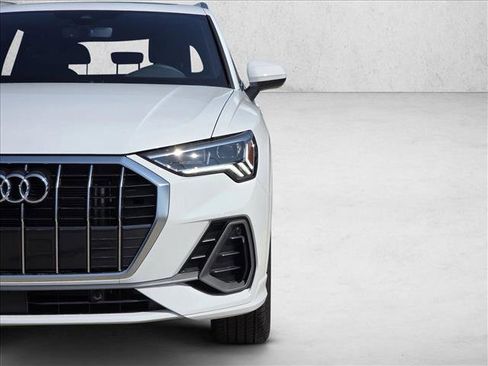 New 2025 Audi Q3 2.0T Premium image 10