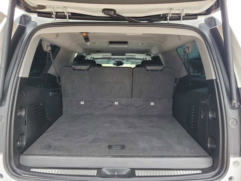 Used 2019 Chevrolet Suburban Premier AWD/4WD image 23
