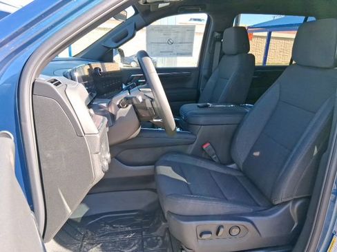 New 2026 Chevrolet Suburban LS RWD image 13
