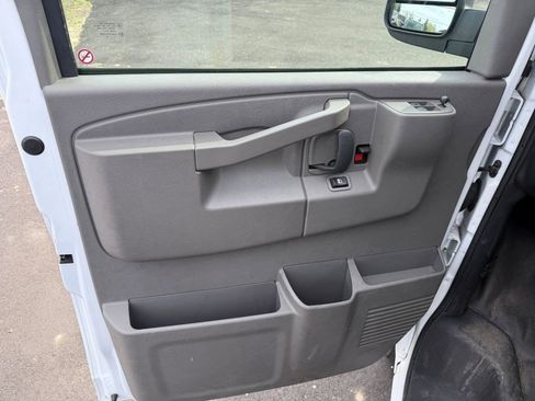 Used 2024 Chevrolet Express 2500 w/ Driver Convenience Package image 10