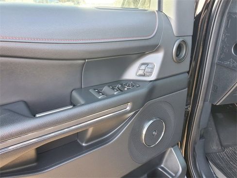 Used 2024 Ford Expedition Limited image 10