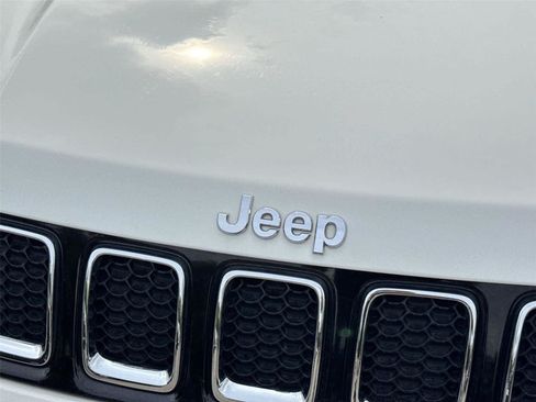 Used 2020 Jeep Compass Limited AWD/4WD image 10