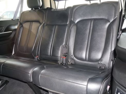 Used 2024 Jeep Wagoneer L Series II w/ Flexible Seating Group AWD/4WD image 12