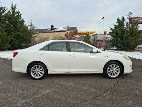 Used 2012 Toyota Camry XLE image 7