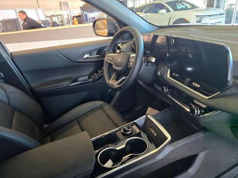 New 2026 Chevrolet Equinox LT w/ Convenience Package II image 4