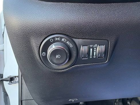 Used 2024 Jeep Compass Latitude AWD/4WD image 21