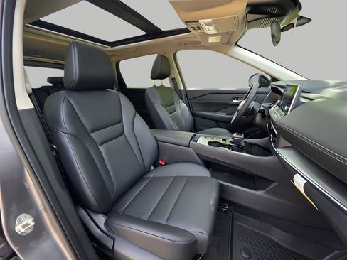 New 2026 Nissan Rogue SV FWD image 12