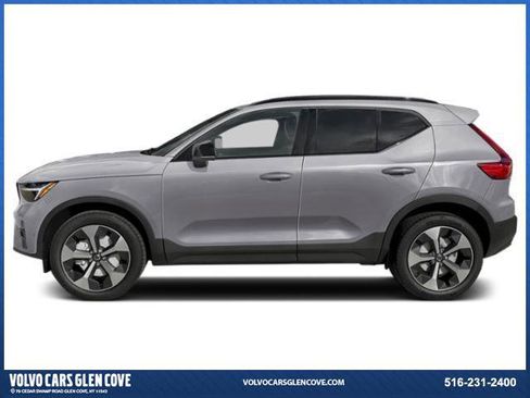 New 2026 Volvo XC40 B5 Core w/ Climate Package AWD/4WD image 2