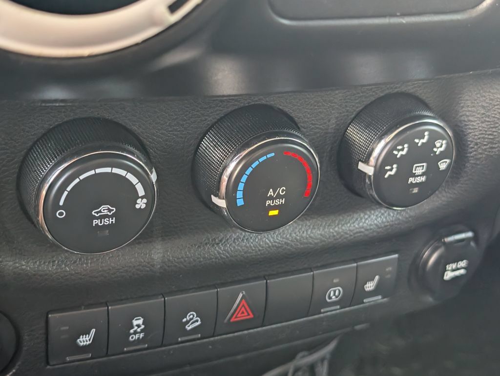 Used 2014 Jeep Wrangler Sahara AWD/4WD image 18