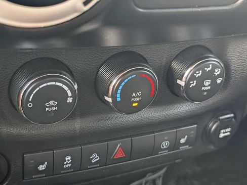 Used 2014 Jeep Wrangler Sahara AWD/4WD image 18