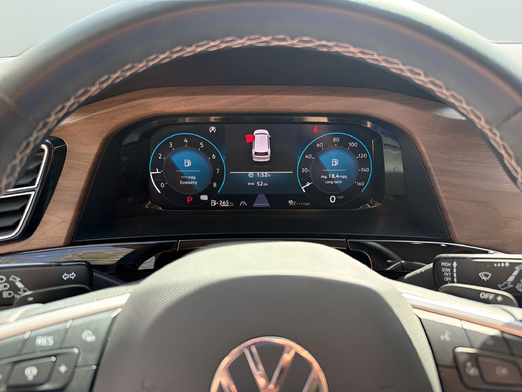 Used 2024 Volkswagen Atlas SE w/ Panoramic Sunroof Package FWD image 25