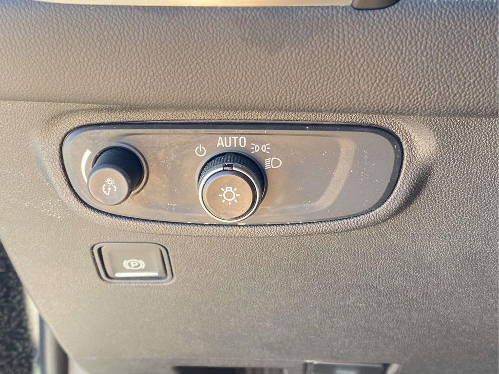 Used 2024 GMC Terrain SLE FWD image 18