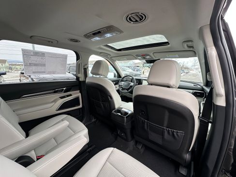 New 2025 Kia Telluride S image 21