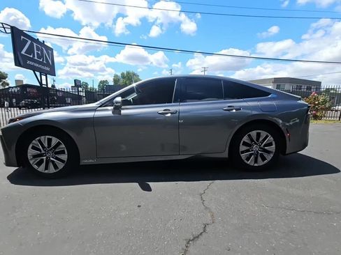 Used 2022 Toyota Mirai w/ Advanced Technology Package RWD image 4