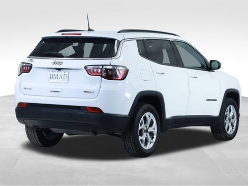 Used 2025 Jeep Compass Latitude AWD/4WD image 12