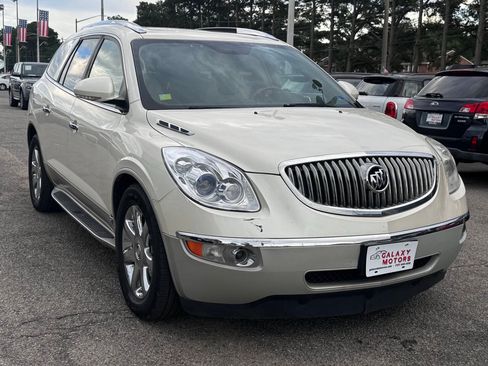 Used 2008 Buick Enclave CXL w/ Entertainment Package #4 AWD/4WD image 2