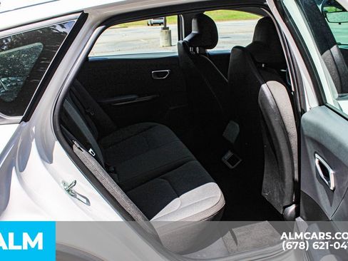 Used 2025 Kia K4 FWD image 19