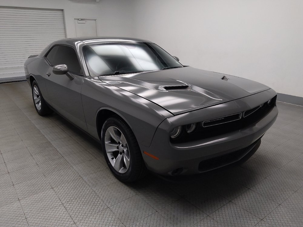 Used 2019 Dodge Challenger SXT RWD image 13