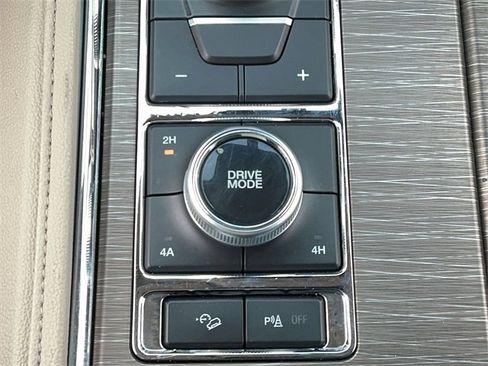 Used 2024 Ford Expedition Limited image 29