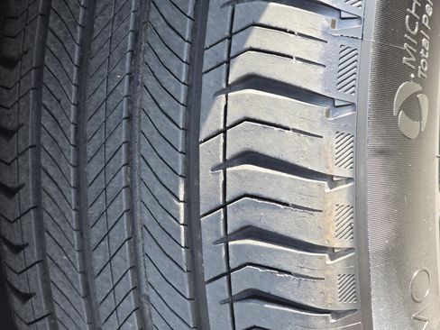 Used 2024 Mercedes-Benz GLC 300 4MATIC image 16