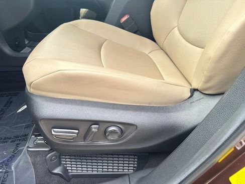 Used 2024 Toyota Sienna XLE image 22