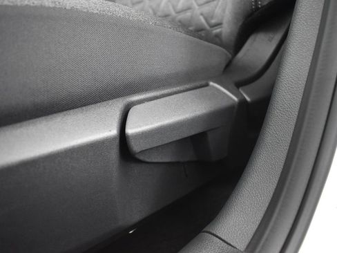 New 2026 Nissan Kicks SV image 27