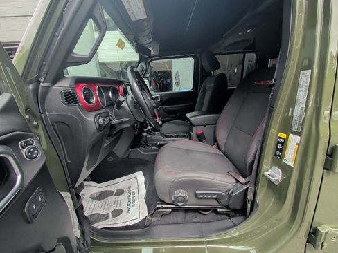 Used 2022 Jeep Wrangler Unlimited Rubicon w/ Cold Weather Group AWD/4WD image 10