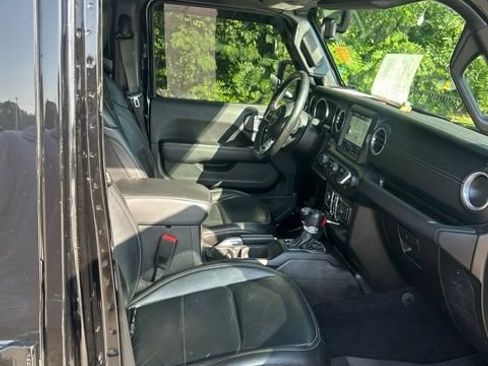 Used 2020 Jeep Wrangler Unlimited Sahara AWD/4WD image 21