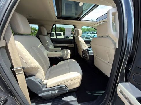 Used 2024 Ford Expedition Max Platinum AWD/4WD image 10